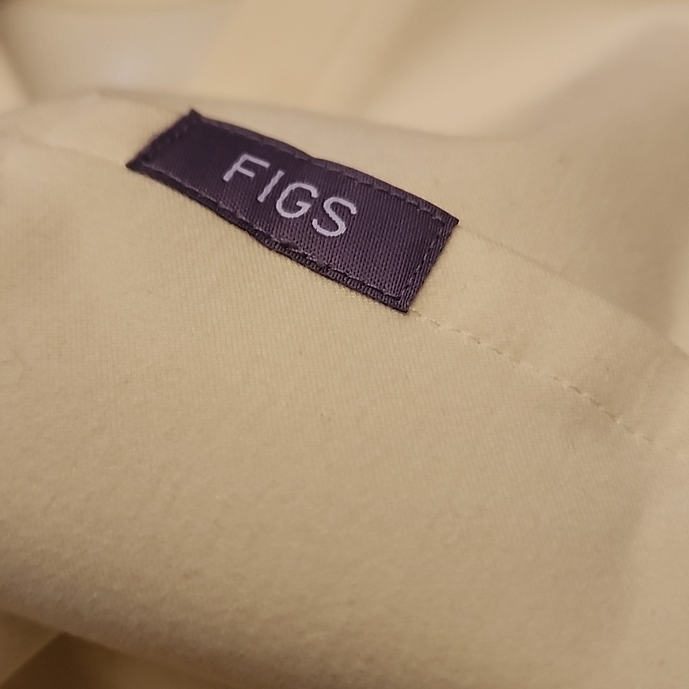 Figs Catarina Sunlight Color Scrub Top - Picture 6 of 7